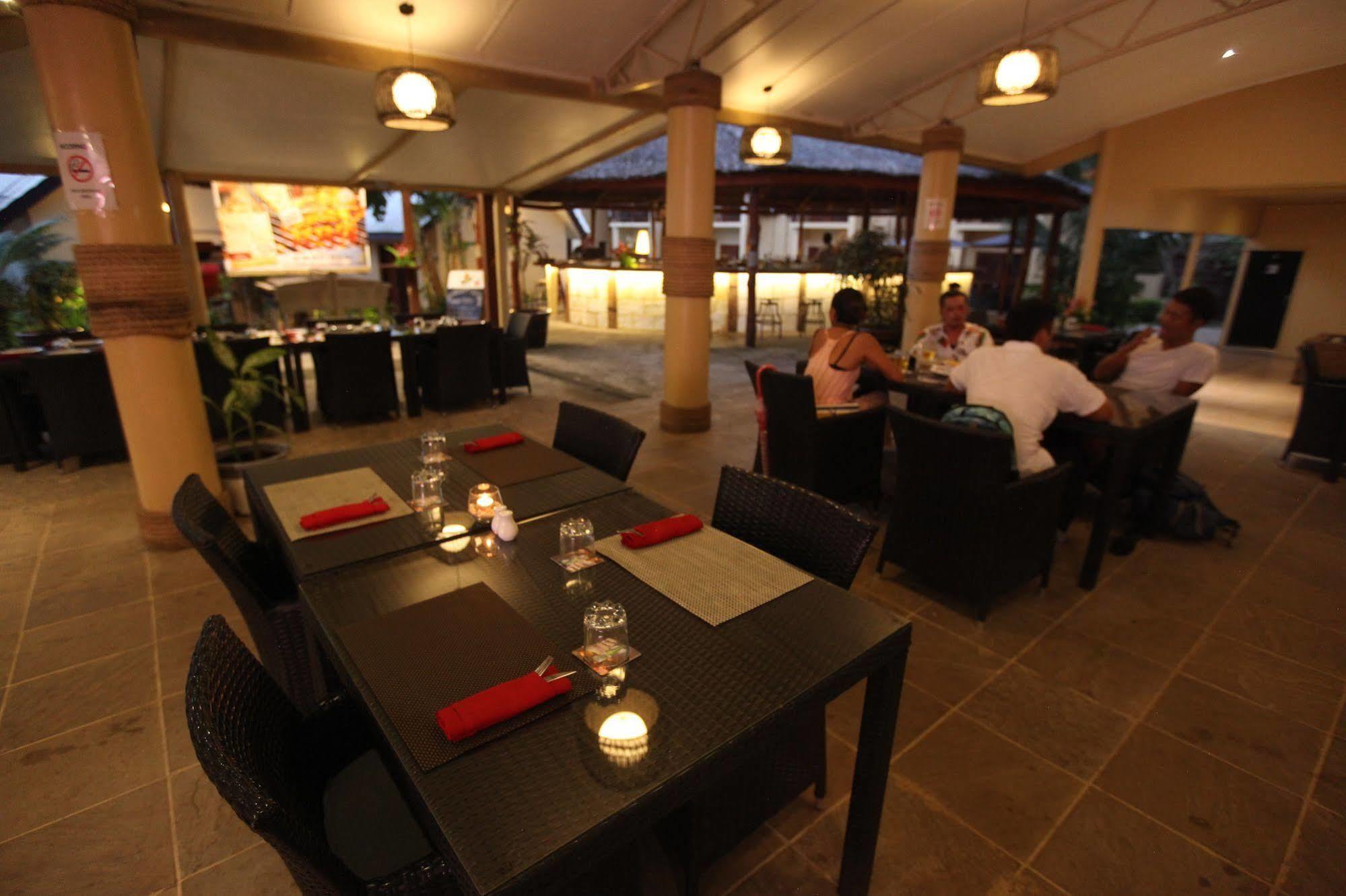 Moorings Hotel Port Vila Zewnętrze zdjęcie