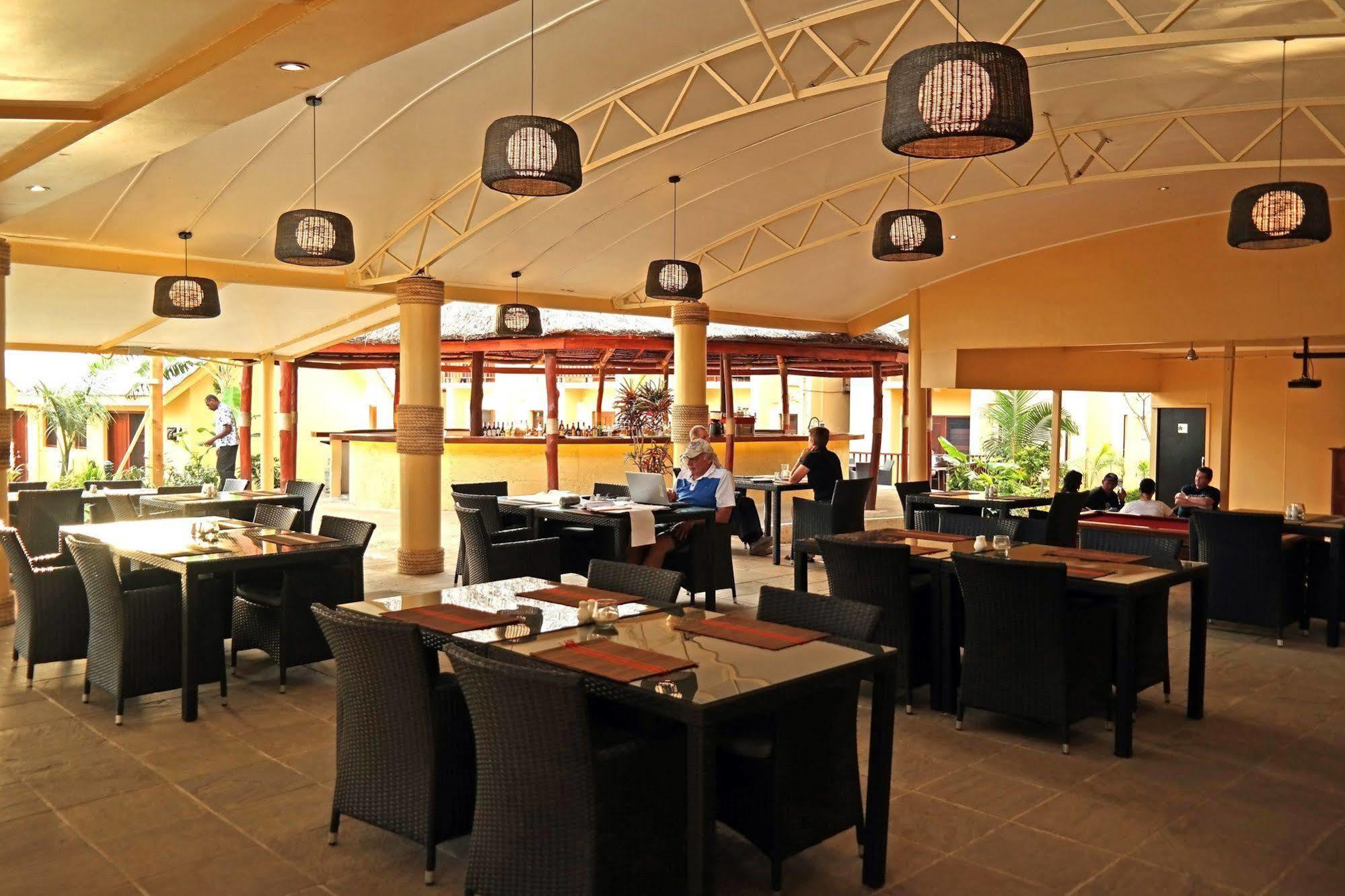 Moorings Hotel Port Vila Zewnętrze zdjęcie